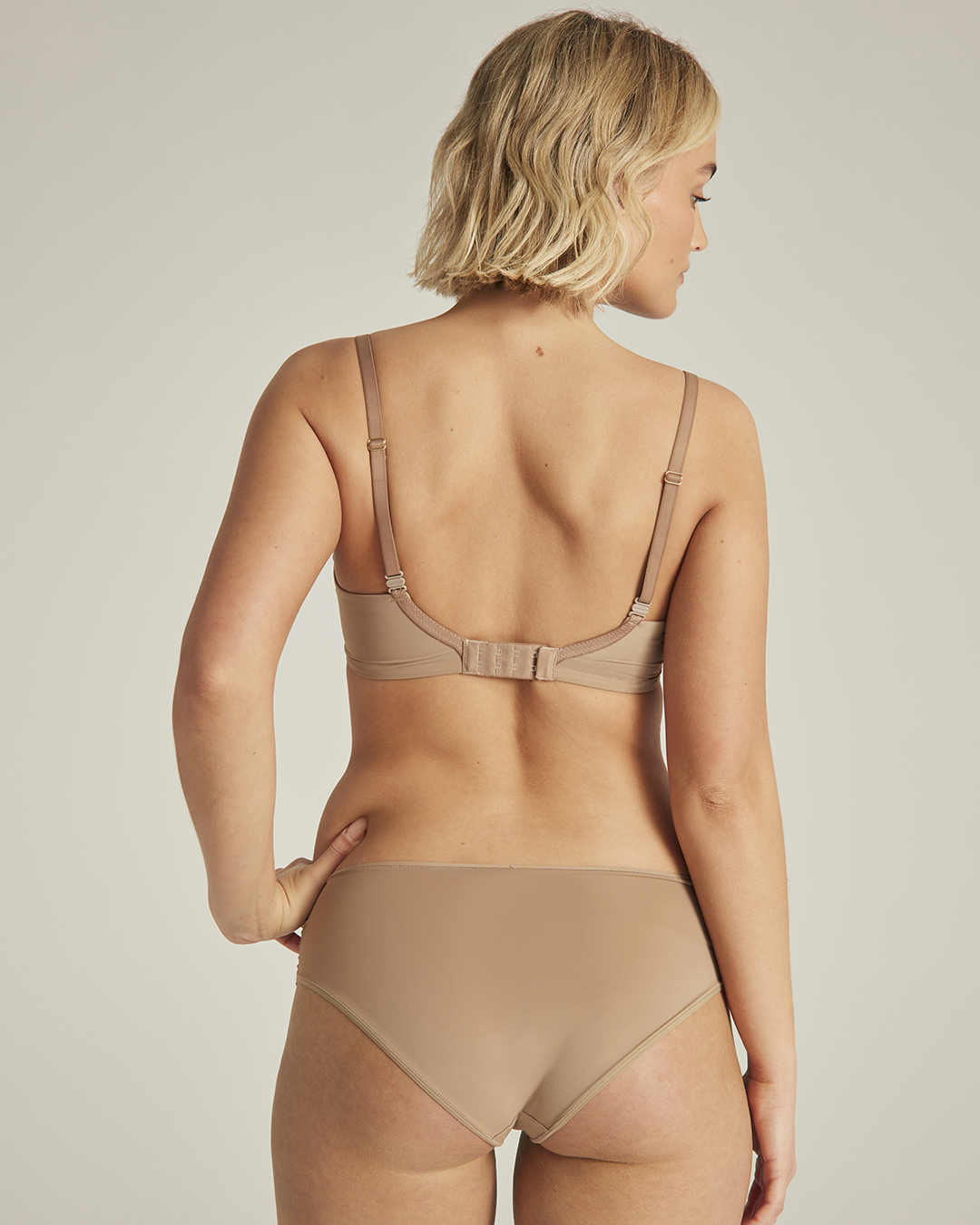 Reggiseno elasticizzato / Bare 03