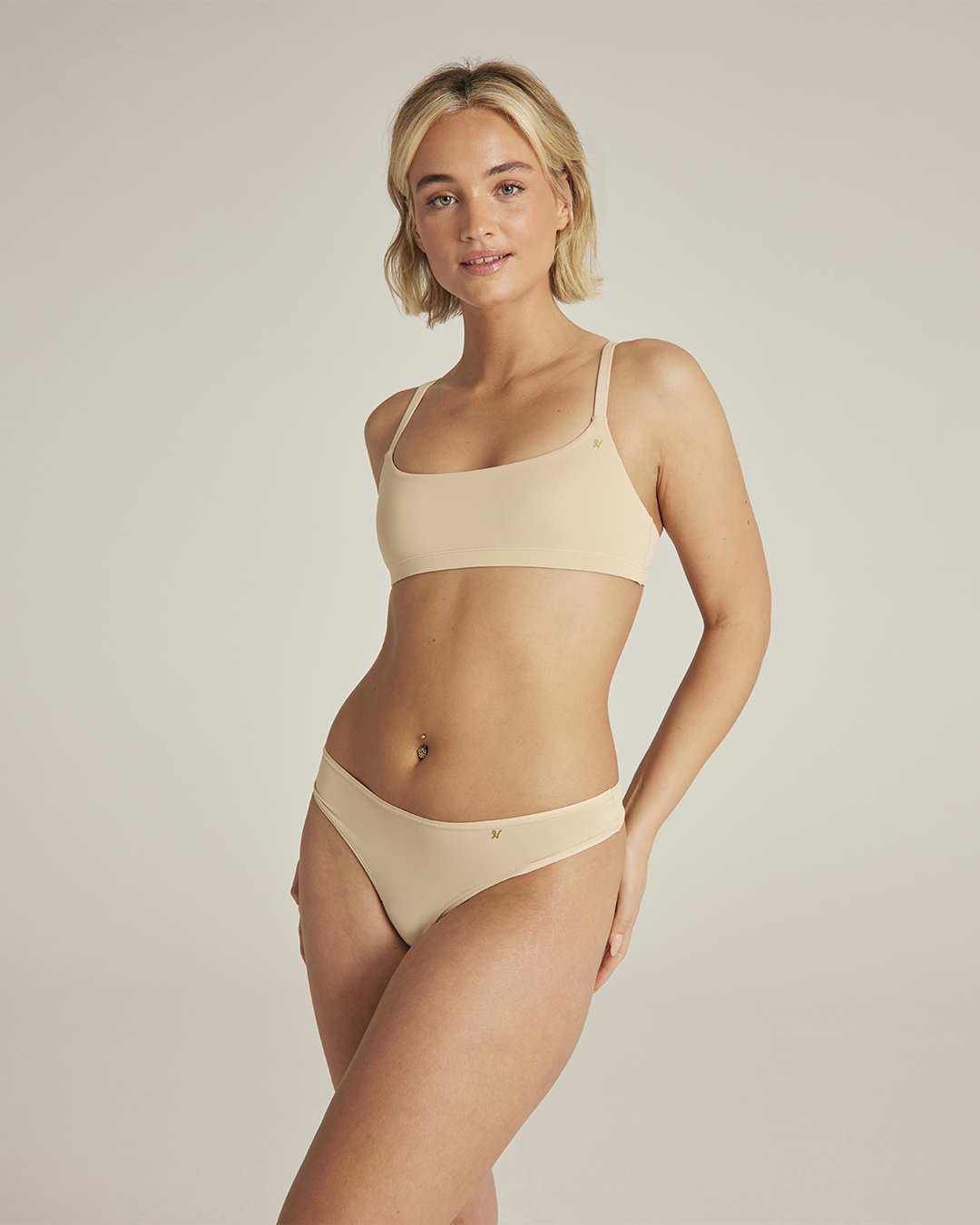 Reggiseno a scollo tondo / Bare 01