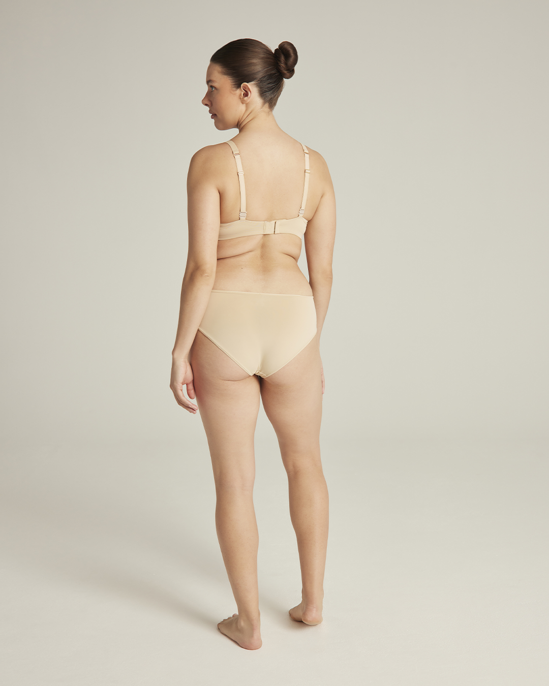 Slip bikini a vita media / Bare 01