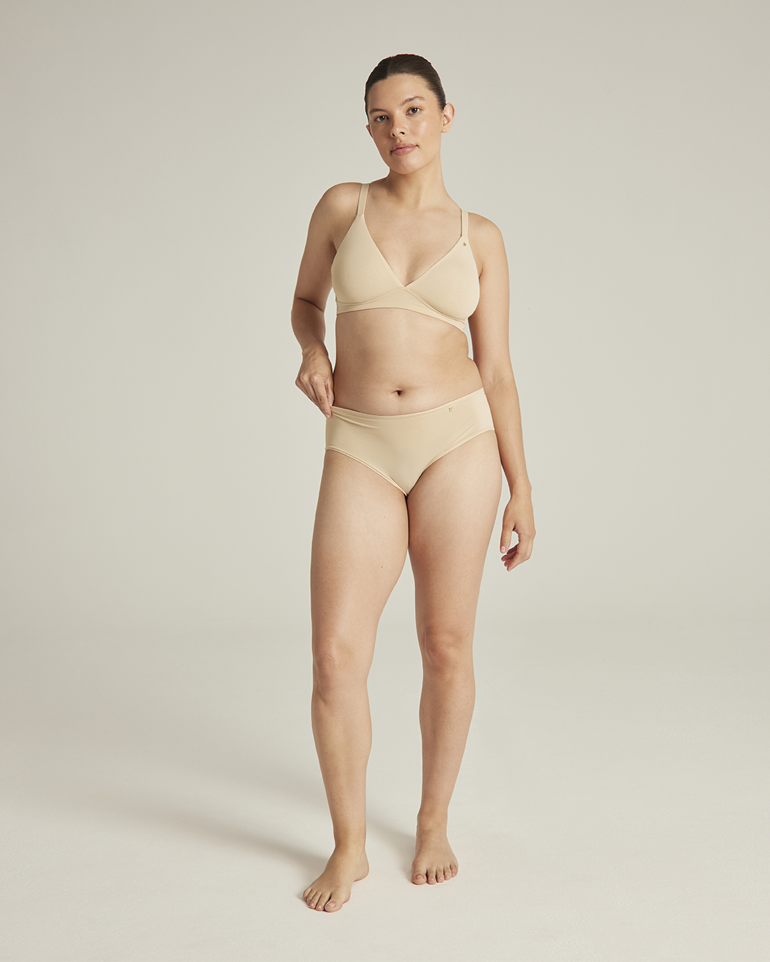 Slip bikini a vita media / Bare 01