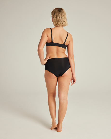 Slip elasticizzato a vita alta / Nero