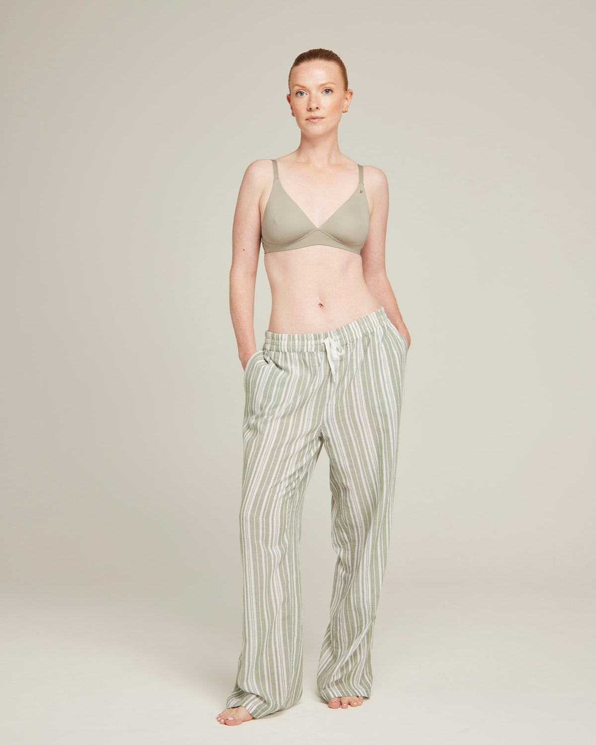 Pantalon classique à rayures sauge
