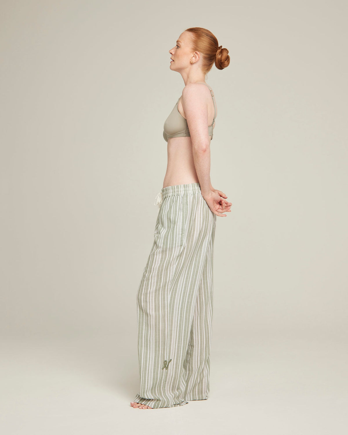 Pantalon classique à rayures sauge